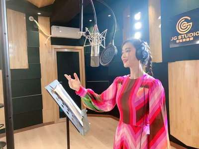 致敬抗疫英雄！楊西音子傾情演唱《又唱為了誰》的文藝創作